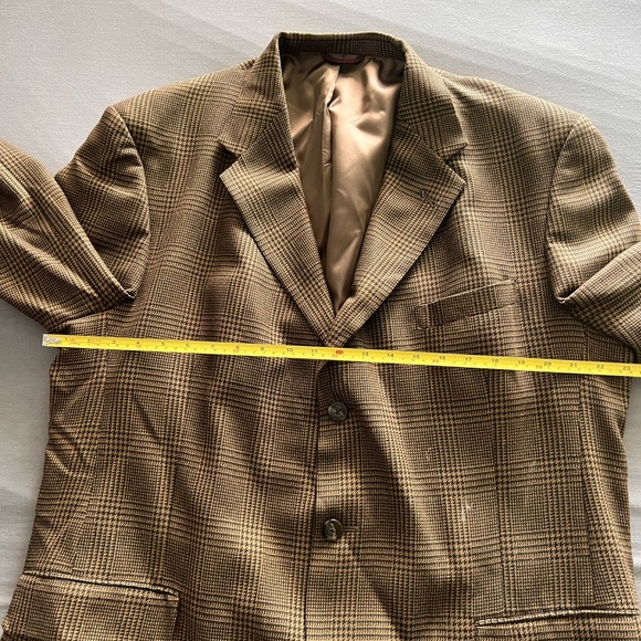 VINTAGE HART SCHAFFNER & MARX - JACOBSON’S TAN/ BLACK CHECK MENS SPORT COAT - Picture 2 of 8